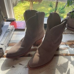 Tecovas the Lucy suede cowgirl short boot gray